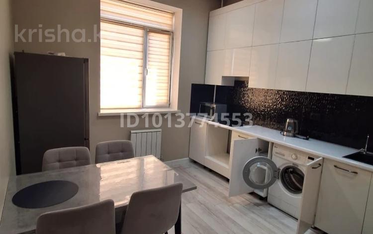 2-комнатная квартира · 60 м² · 9/11 этаж, 17-й мкр 99 за 200 000 ₸ в Актау — фото 2