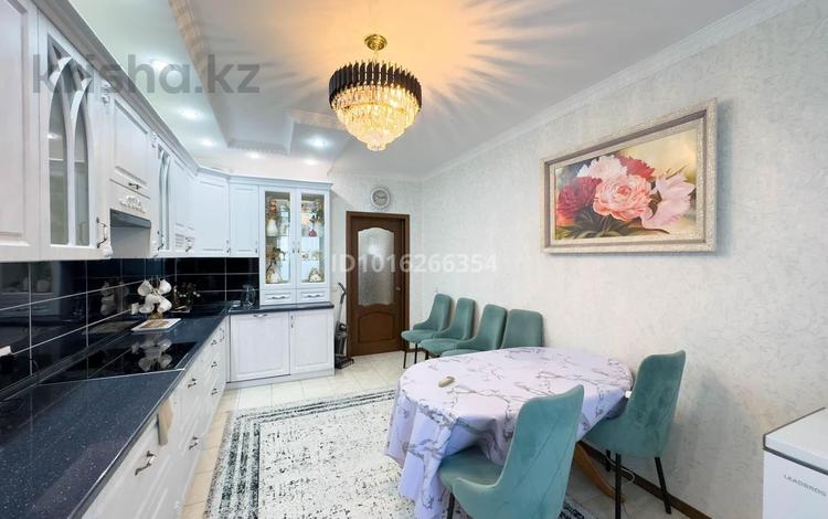 3-комнатная квартира · 102 м² · 19/25 этаж, Тауелсиздик 34 за 55 млн ₸ в Астане, Алматы р-н — фото 2