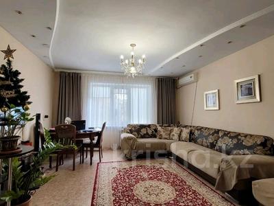 4-комнатная квартира, 84 м², 3/10 этаж, Бозтаева за 33.5 млн 〒 в Семее