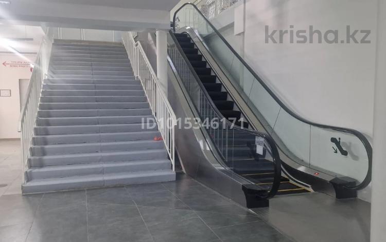Офисы, магазины и бутики · 73 м² за 73 000 ₸ в Актобе, мкр. Курмыш — фото 2