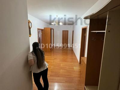 3-комнатная квартира · 140 м², Шолпан Иманбаевой 8 — Перекресток Иманова-Иманбаева за 380 000 ₸ в Астане, р-н Байконур
