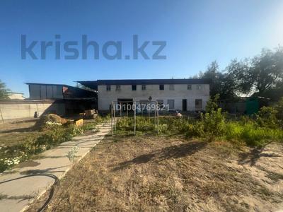 Отдельный дом · 10 комнат · 350 м², ЖІбек жолы 12е 51 — Магазин волна за 10 000 〒 в Конаеве