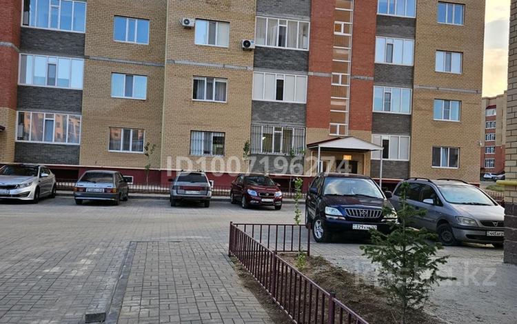 2-бөлмелі пәтер · 70 м² · 3/5 қабат, Алтын орда ш/а., О.Татеулы, бағасы: 26 млн ₸ в Актобе, мкр. Алтын орда — фото 20