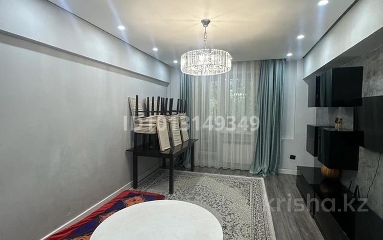 3-комнатная квартира · 70 м² · 2/5 этаж, мкр Мамыр-7 за 72 млн ₸ в Алматы, Ауэзовский р-н — фото 2