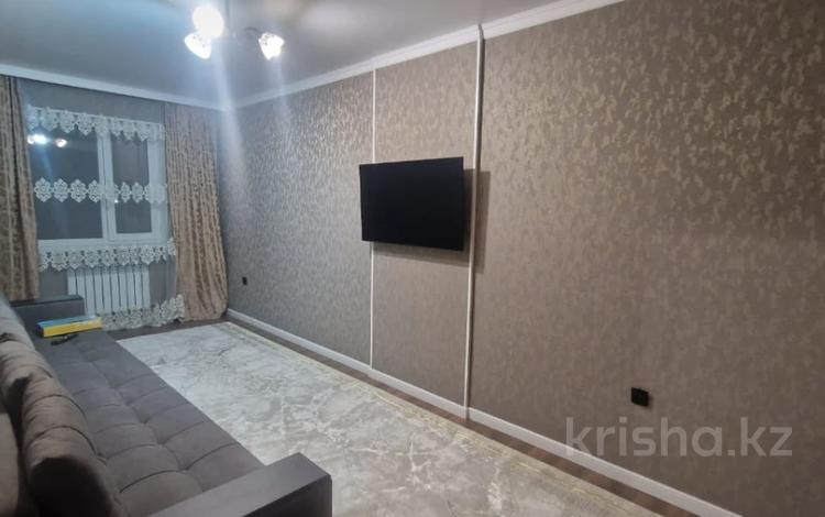 2-комнатная квартира, 60 м², 4/5 этаж помесячно, Бирлик 36