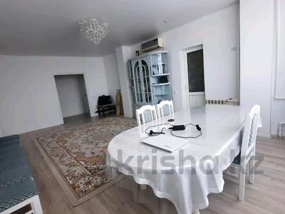 3-комнатная квартира · 105 м² · 7/10 этаж, молдагулова за 29.6 млн 〒 в Актобе