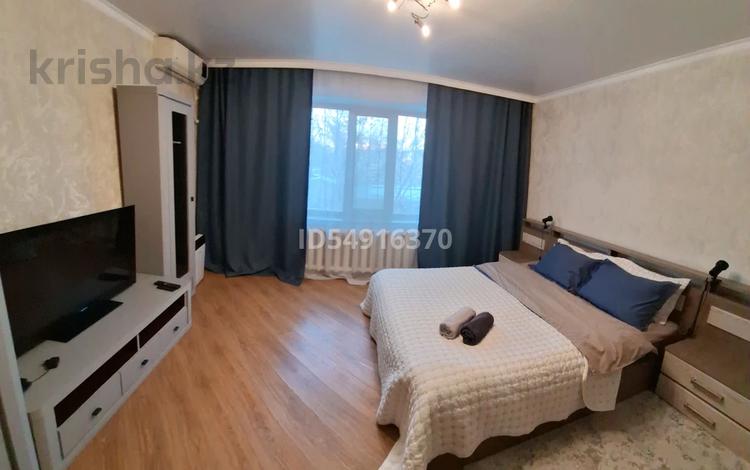 1-комнатная квартира · 42 м² · 1/10 этаж, проспект Шакарима 86 за 12 000 〒 в Семее — фото 33