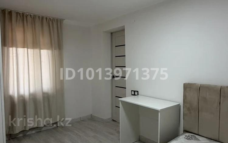 2-комнатная квартира · 49 м² · 1/1 этаж, мкр Достык, Садвакасова — Момышулы-Маречка за 230 000 ₸ в Алматы, Ауэзовский р-н — фото 2