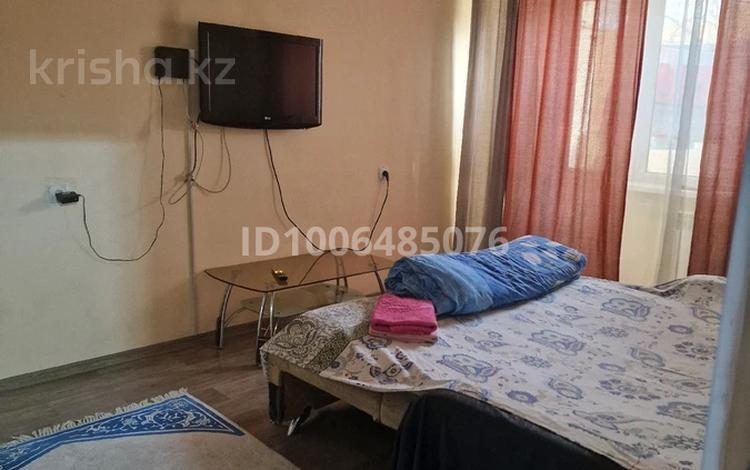 2-бөлмелі пәтер · 50 м² · 3/9 қабат, Жибек жолы 59, бағасы: 15 000 ₸ в Алматы, Медеуский р-н — фото 2
