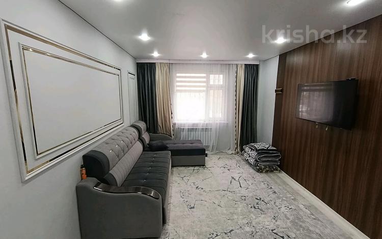 2-комнатная квартира · 54 м² · 1/5 этаж, 15 мкр 1025 за 16.8 млн ₸ в Таразе — фото 2