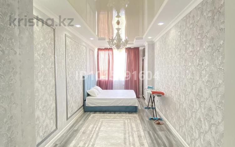 2-комнатная квартира · 85 м² · 10/17 этаж, Кунаева 91 за 17 000 ₸ в Шымкенте, Аль-Фарабийский р-н — фото 2