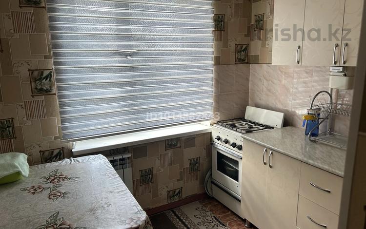 1-комнатная квартира · 30 м² · 5/5 этаж, мкр Жайлау 20 за 8.8 млн ₸ в Таразе — фото 2