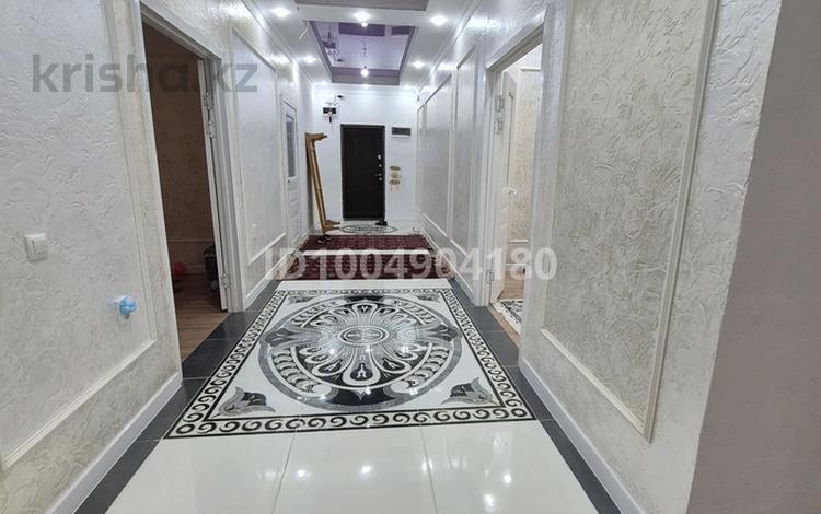 3-бөлмелі пәтер · 150 м² · 10/10 қабат, 35-мкр — Военкомат, бағасы: 400 000 ₸ в Актау — фото 2
