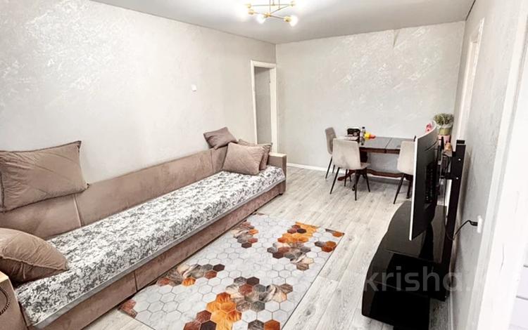 4-комнатная квартира · 63 м² · 4/5 этаж, мкр Юго-Восток, 29й микрорайон — университетская, муканова за 21.9 млн ₸ в Караганде, Казыбек би р-н — фото 2