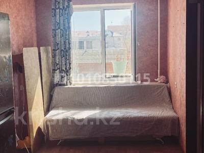 2-комнатная квартира · 45 м² · 2/5 этаж, Ихсанова 87 — Курмангази и ихсанова за 18 млн ₸ в Уральске, мкр Школьник
