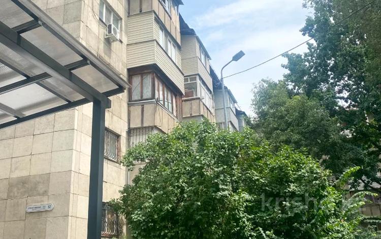 2-комнатная квартира · 47.3 м² · 4/5 этаж, мкр Мамыр за 28.3 млн ₸ в Алматы, Ауэзовский р-н — фото 2