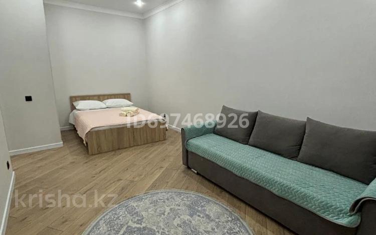 1-комнатная квартира, 37 м², 9/9 этаж посуточно, Толе би — Apt. 204 за 14 000 〒 в Астане, Нура р-н — фото 2