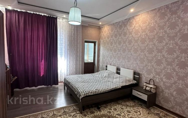 2-комнатная квартира · 77.4 м² · 4/10 этаж, мкр 12 за 26.5 млн ₸ в Актобе — фото 2