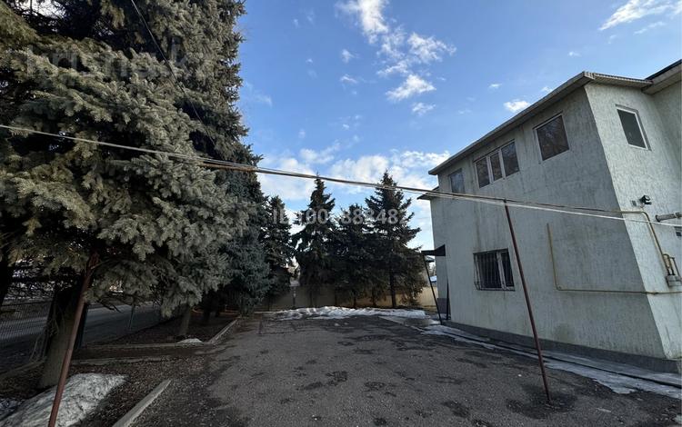 Отдельный дом · 7 комнат · 280 м², Токкулова 1 А — Взаде Газового хозяйства за 180 000 〒 в Узынагаш — фото 2