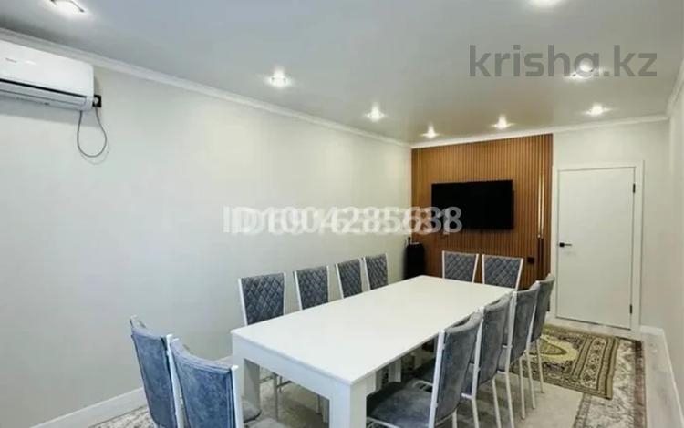 3-комнатная квартира · 81 м² · 1/5 этаж, мкр. Зачаганск пгт 115/2 за 37 млн ₸ в Уральске — фото 2