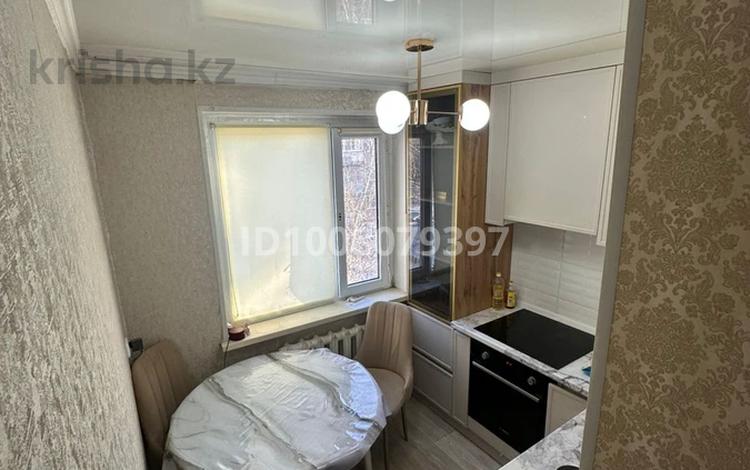 2-комнатная квартира · 45 м² · 4/5 этаж, Майкудук, 12й микрорайон 30 за 150 000 〒 в Караганде, Алихана Бокейханова р-н — фото 2