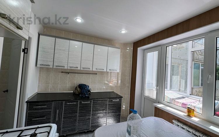 2-бөлмелі пәтер · 65 м² · 4/5 қабат, Конаева 4/1, бағасы: 150 000 ₸ в Актобе, мкр. Курмыш — фото 2