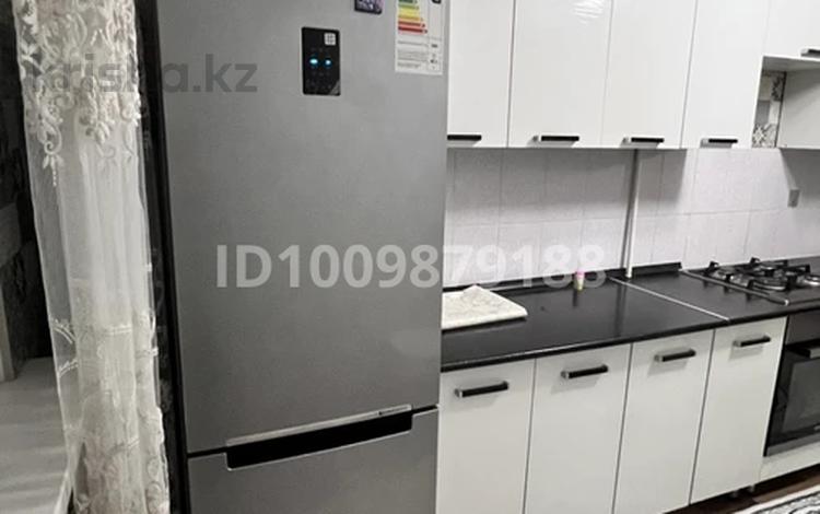 2-бөлмелі пәтер · 60 м² · 2/5 қабат, Улы Дала ш/а. 22 — 64 мектептің дәл жаны, бағасы: 150 000 ₸ в Таразе, мкр Улы Дала — фото 2