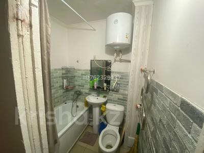 2-комнатная квартира · 42.6 м² · 1/5 этаж, Майкудук, 12й микрорайон 23 за 9.5 млн 〒 в Караганде, Алихана Бокейханова р-н