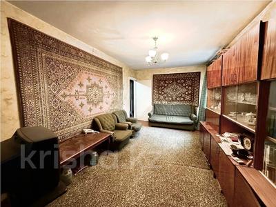 3-комнатная квартира · 61.7 м² · 3/5 этаж, Майкудук, 16й микрорайон за 10.5 млн ₸ в Караганде, Алихана Бокейханова р-н