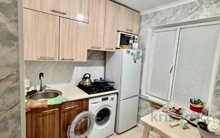 2-бөлмелі пәтер · 45 м² · 5/5 қабат, мкр Аксай-2 10, бағасы: 31 млн ₸ в Алматы, Ауэзовский р-н — фото 2