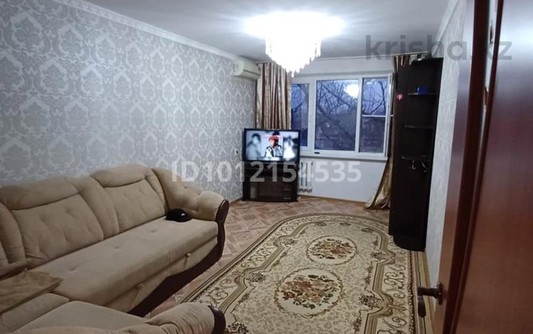 2-комнатная квартира · 48 м² · 4/5 этаж, Демократическая ул. 1/1 за 140 000 ₸ в Уральске — фото 2