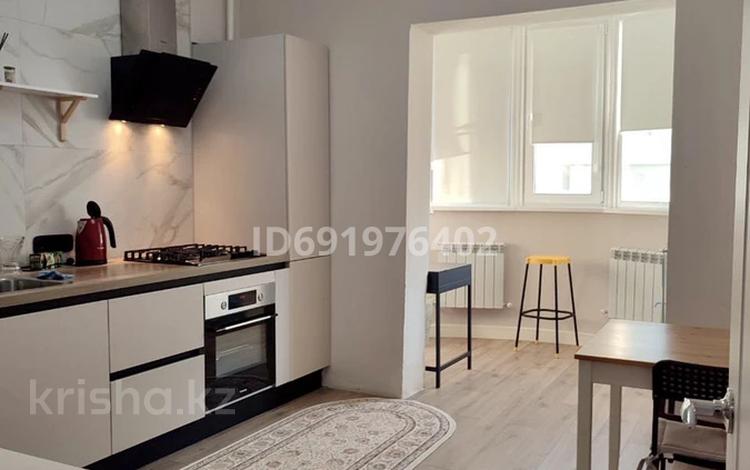 1-бөлмелі пәтер, 61 м², 6/9 қабат ай сайын, Жарбосынова 71, бағасы: 250 000 〒 в Атырау — фото 2