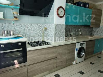 4-бөлмелі пәтер · 90.5 м² · 2/5 қабат, 11-й мкр 15, бағасы: 33 млн ₸ в Актау