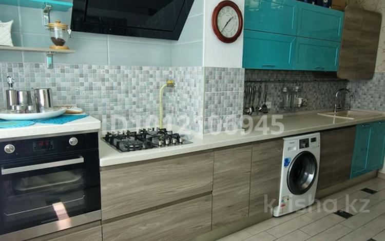 4-бөлмелі пәтер · 90.5 м² · 2/5 қабат, 11-й мкр 15, бағасы: 33 млн ₸ в Актау — фото 2