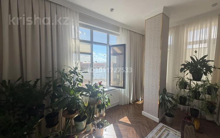 4-бөлмелі пәтер · 180 м² · 2/6 қабат, мкр Ак Шагала, Микрорайон Ак шагала, 2ая улица 21, бағасы: 138 млн ₸ в Атырау — фото 2