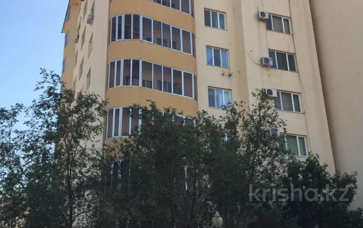 3-комнатная квартира, 111 м², 4/9 этаж, Кулманова 152 за 50 млн 〒 в Атырау — фото 10