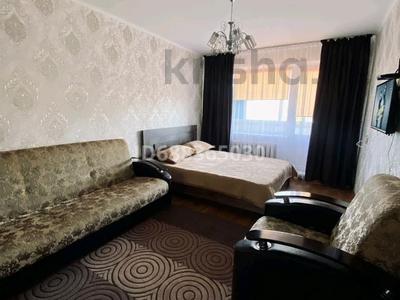 1-комнатная квартира, 40 м², 6/9 этаж посуточно, Камзина 70 за 10 000 〒 в Павлодаре