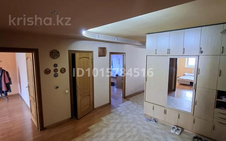 5-комнатная квартира · 130 м² · 5/5 этаж, Кабанбай батыра 55 за 118 млн ₸ в Алматы, Медеуский р-н — фото 2