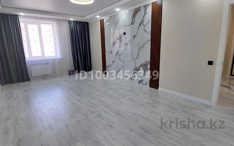 2-комнатная квартира · 70.2 м² · 5/12 этаж, Нажмиденова 15 за 36 млн 〒 в Астане, Алматы р-н — фото 2