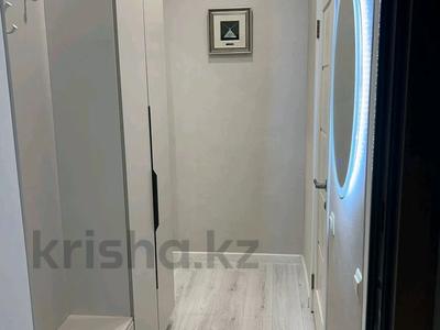 1-комнатная квартира · 40 м² · 3/15 этаж, Райымбека 210/5 — Ауэзова-гоголя за 15 000 ₸ в Алматы, Алмалинский р-н