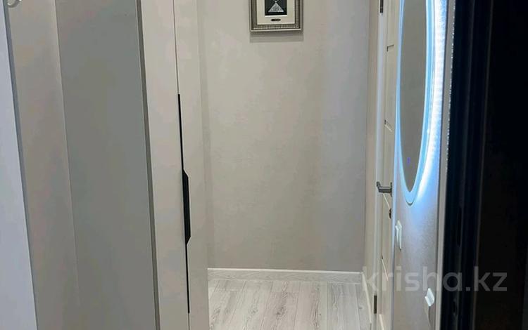 1-комнатная квартира · 40 м² · 3/15 этаж, Райымбека 210/5 — Ауэзова-гоголя за 15 000 ₸ в Алматы, Алмалинский р-н — фото 2