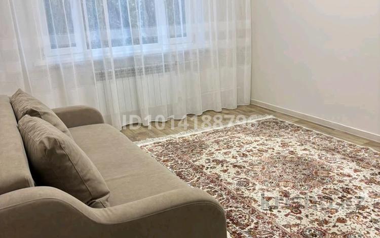 1-комнатная квартира · 40 м² · 3/9 этаж, мкр Аксай-3 7 за 250 000 ₸ в Алматы, Ауэзовский р-н — фото 2