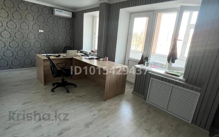 Офисы · 18 м² за 60 000 ₸ в Актобе — фото 2