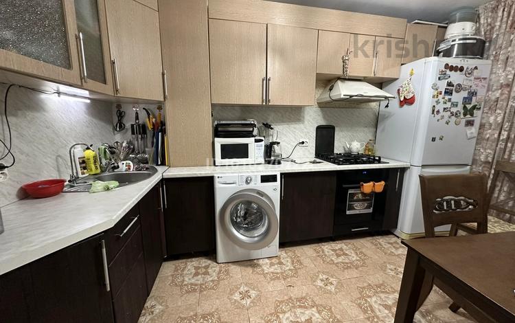 4-бөлмелі пәтер · 110 м² · 1/5 қабат, Жубан Молдагалиева 32, бағасы: 35 млн ₸ в Атырау, мкр Жилгородок — фото 2