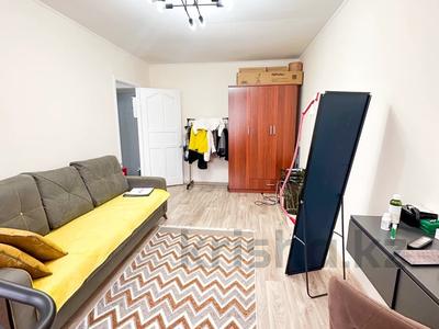 Продажа квартир в Жетысу обл.: 1-комнатная квартира · 32.7 м² · 2/5 этаж, Жансугурова 171 за 9.3 млн 〒 1-комнатная квартира · 32.7 м² · 2/5 этаж, Жансугурова 171 за 9.3 млн 〒 в Талдыкоргане