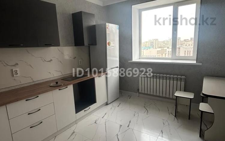 1-комнатная квартира · 40 м² · 6/9 этаж, Аманжол Болекпаев 1 — ул. A-75 за 230 000 ₸ в Астане, Сарайшык р-н — фото 2