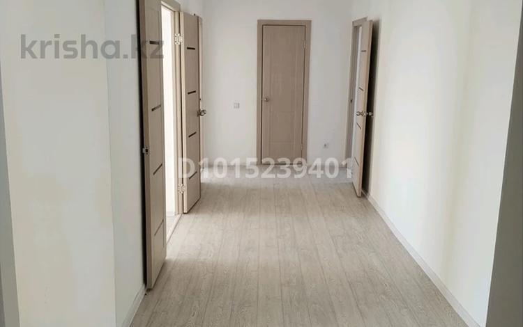 3-комнатная квартира · 84 м² · 9/9 этаж, Нур Актобе, 4 мкр 25/6 за 130 000 ₸ — фото 2