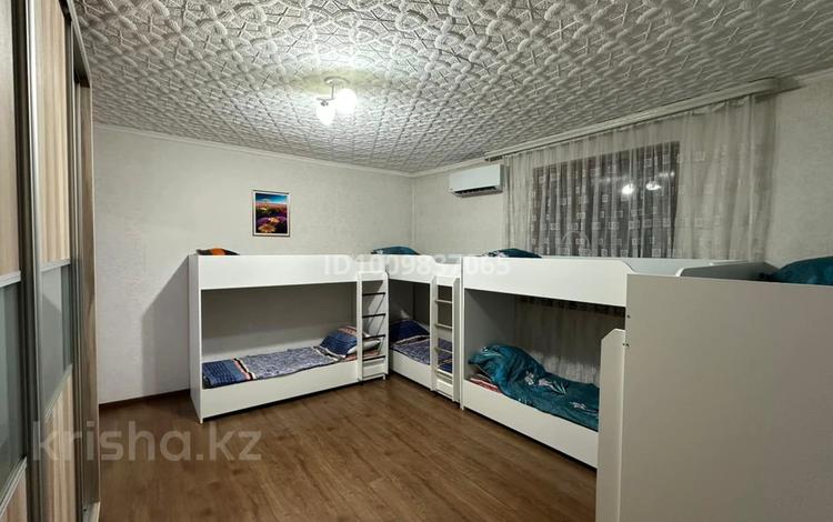 1 комната · 300 м² · 3/3 этаж, мкр Шапагат, Капчагайская 2000 за 45 000 ₸ в Алматы, Алатауский р-н — фото 2