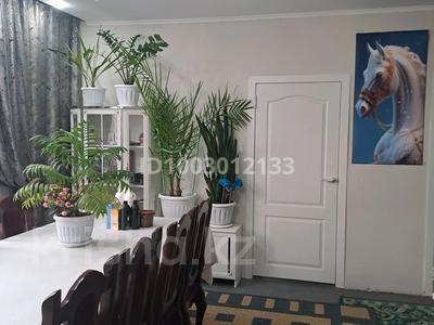 Аренда домов или дач в Жамбылской обл.: Отдельный дом · 5 комнат · 140 м², Базарбая 48 — Кирова базара за 150 000 〒 Отдельный дом · 5 комнат · 140 м², Базарбая 48 — Кирова базара за 150 000 〒 в Таразе