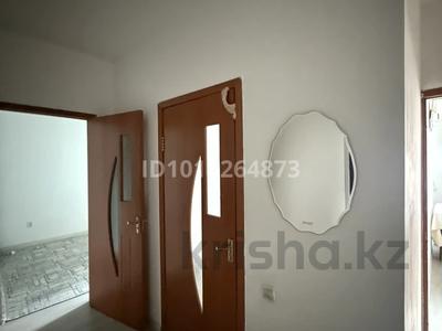 2-комнатная квартира · 52 м² · 4/5 этаж, мкр Аксай-1А 10A за 300 000 ₸ в Алматы, Ауэзовский р-н